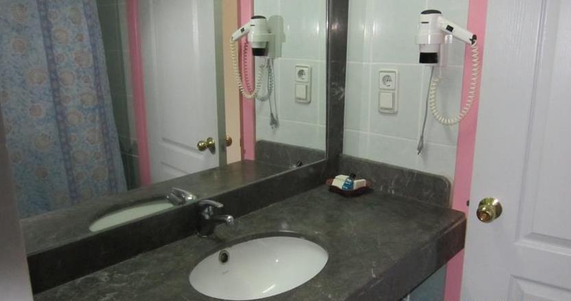 Aymes Hotel فتحية المظهر الخارجي الصورة